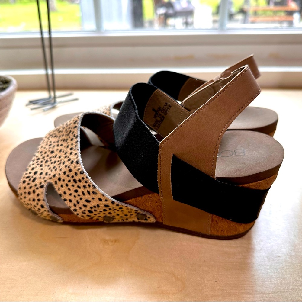 Comfortable wedges! Worn one season